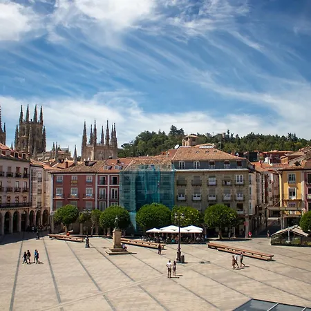 Increible Piso En La Plaza Mayor, Con Garaje Apartmán Burgo