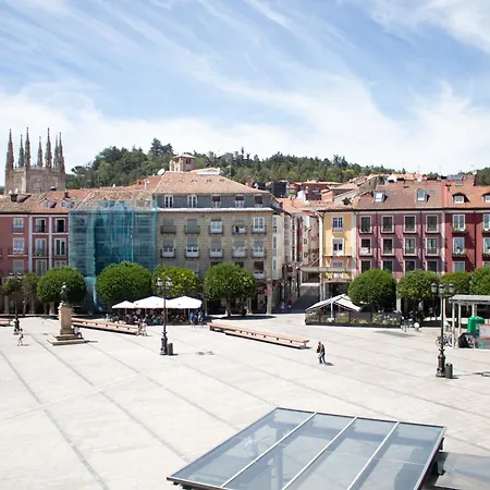 Increible Piso En La Plaza Mayor, Con Garaje * Burgos